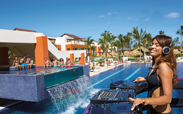 Pool Party en Breathless Riviera Cancún 5*